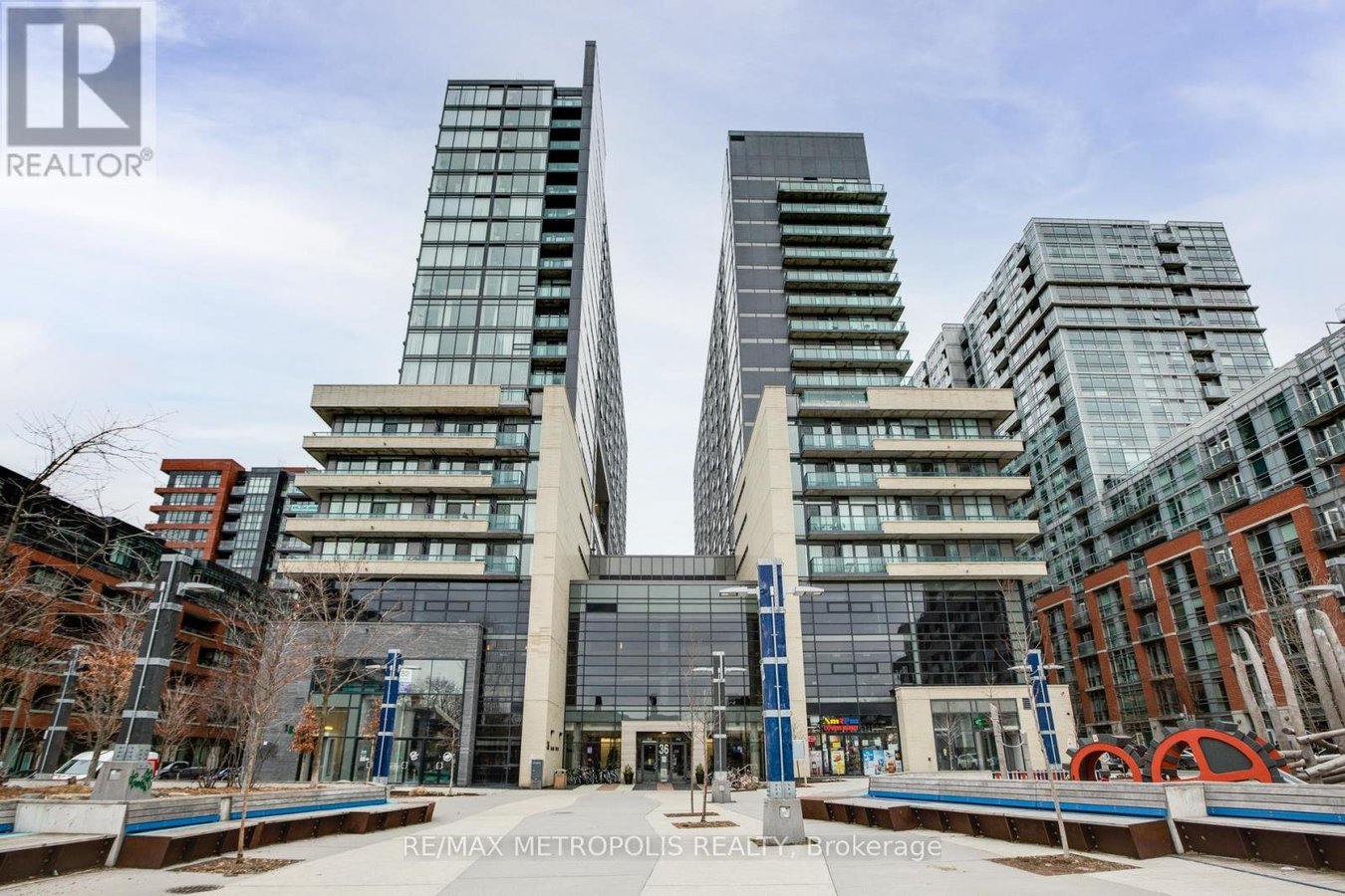 1902W - 36 LISGAR STREET - Photo 1