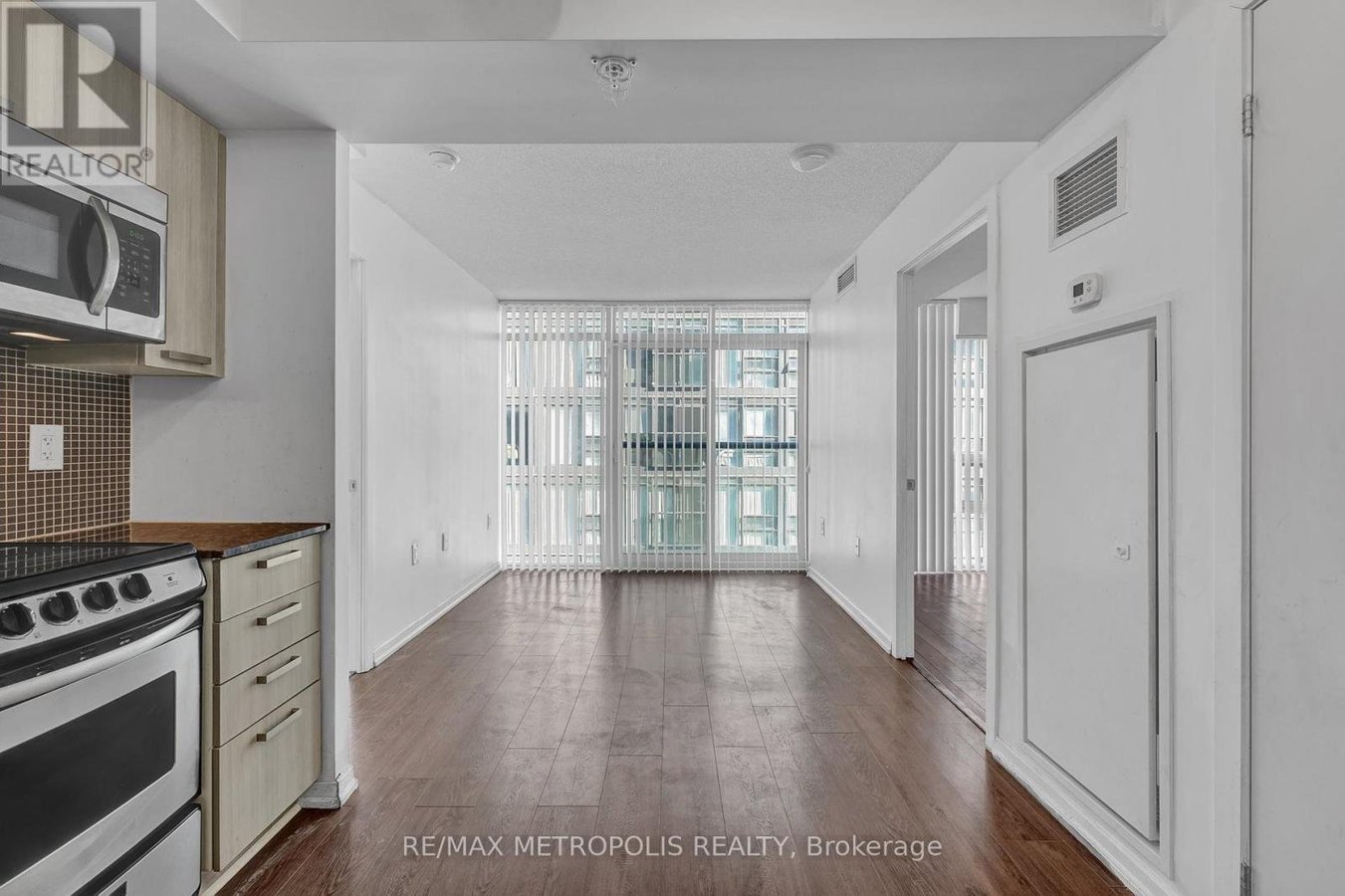 1902W - 36 LISGAR STREET - Photo 3