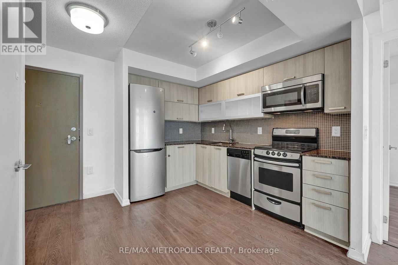 1902W - 36 LISGAR STREET - Photo 4