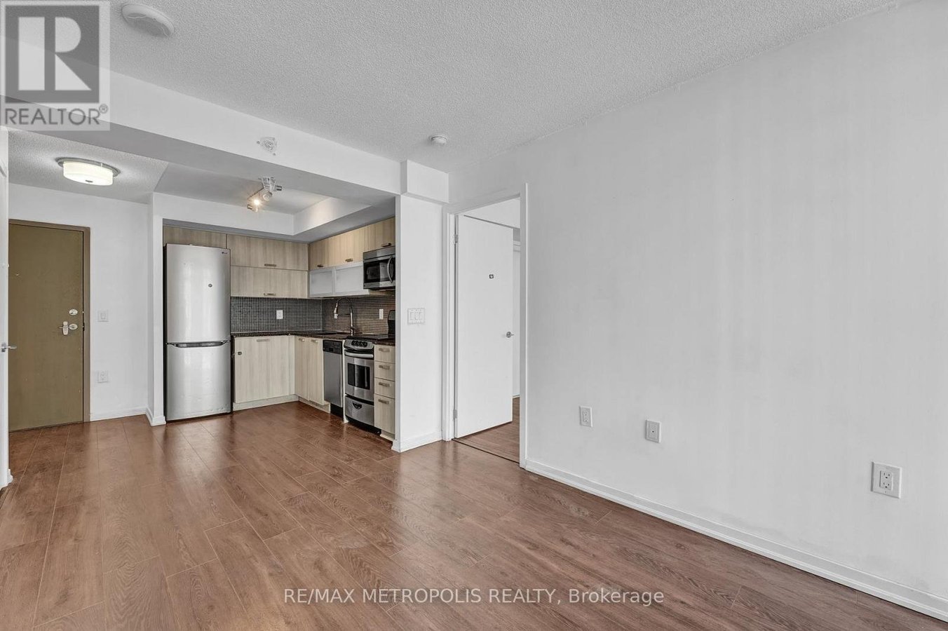 1902W - 36 LISGAR STREET - Photo 6