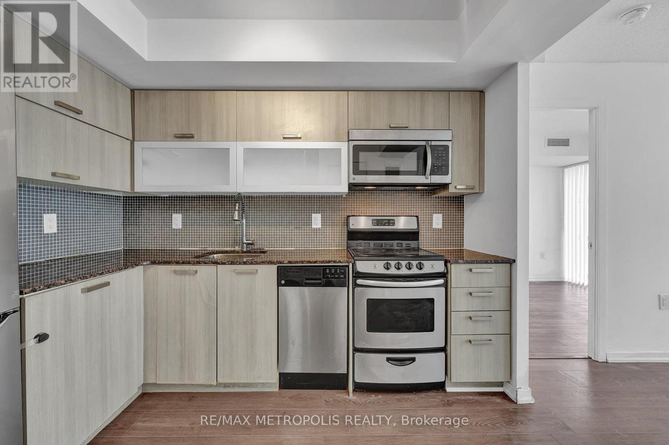 1902W - 36 LISGAR STREET - Photo 8