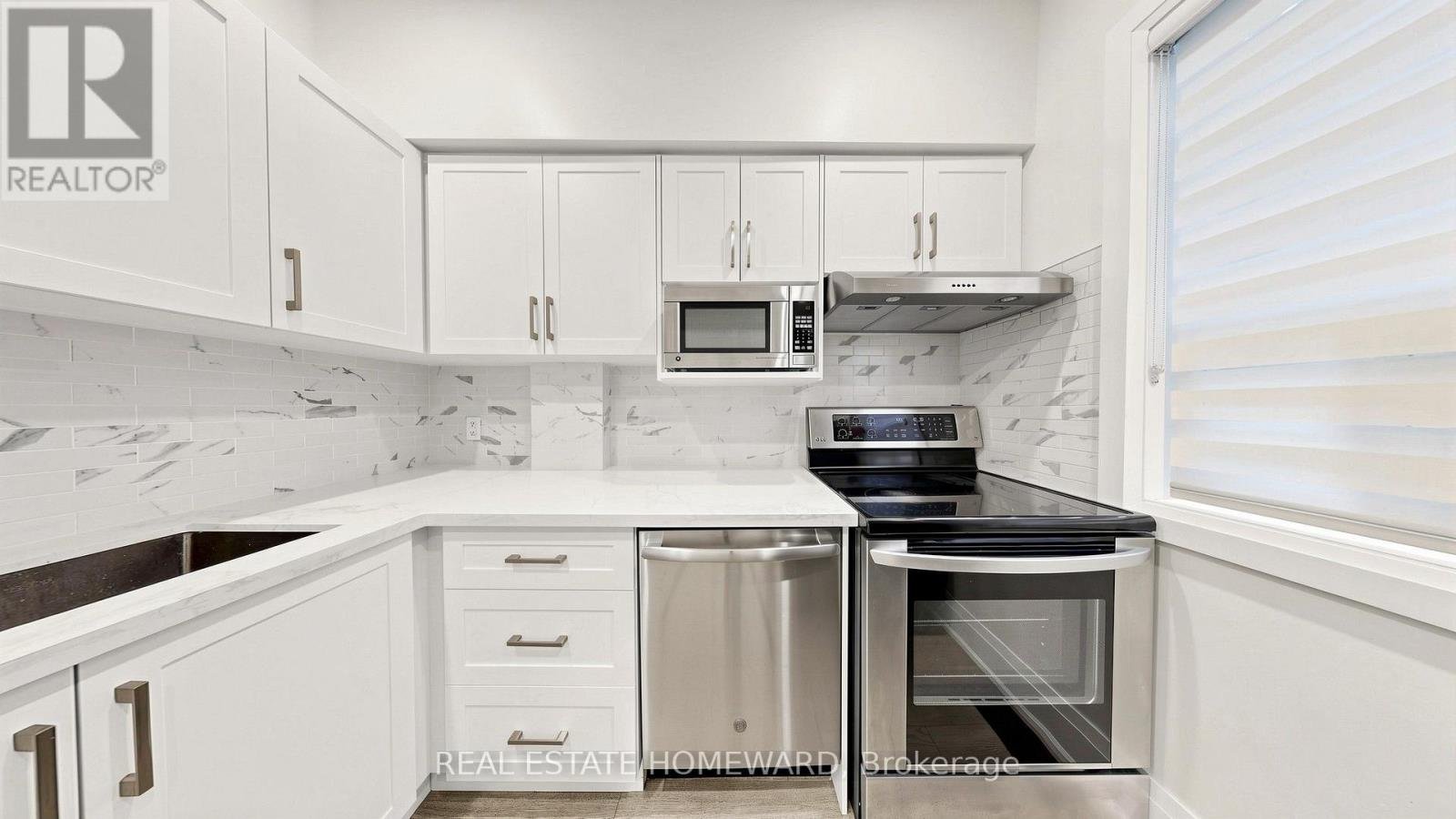 2 - 124 KENDAL AVENUE - Photo 3