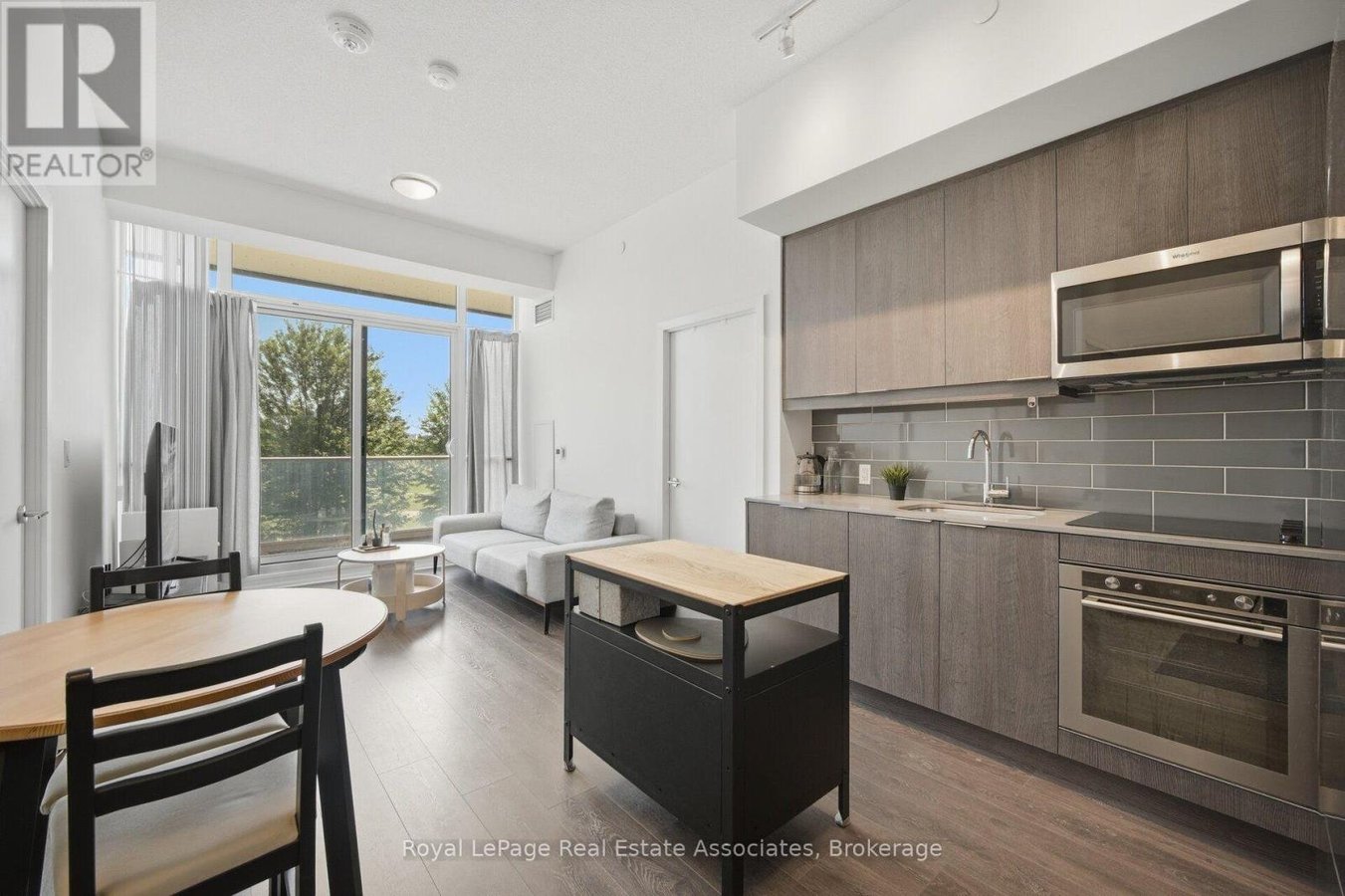 207 - 32 FOREST MANOR ROAD - Photo 6