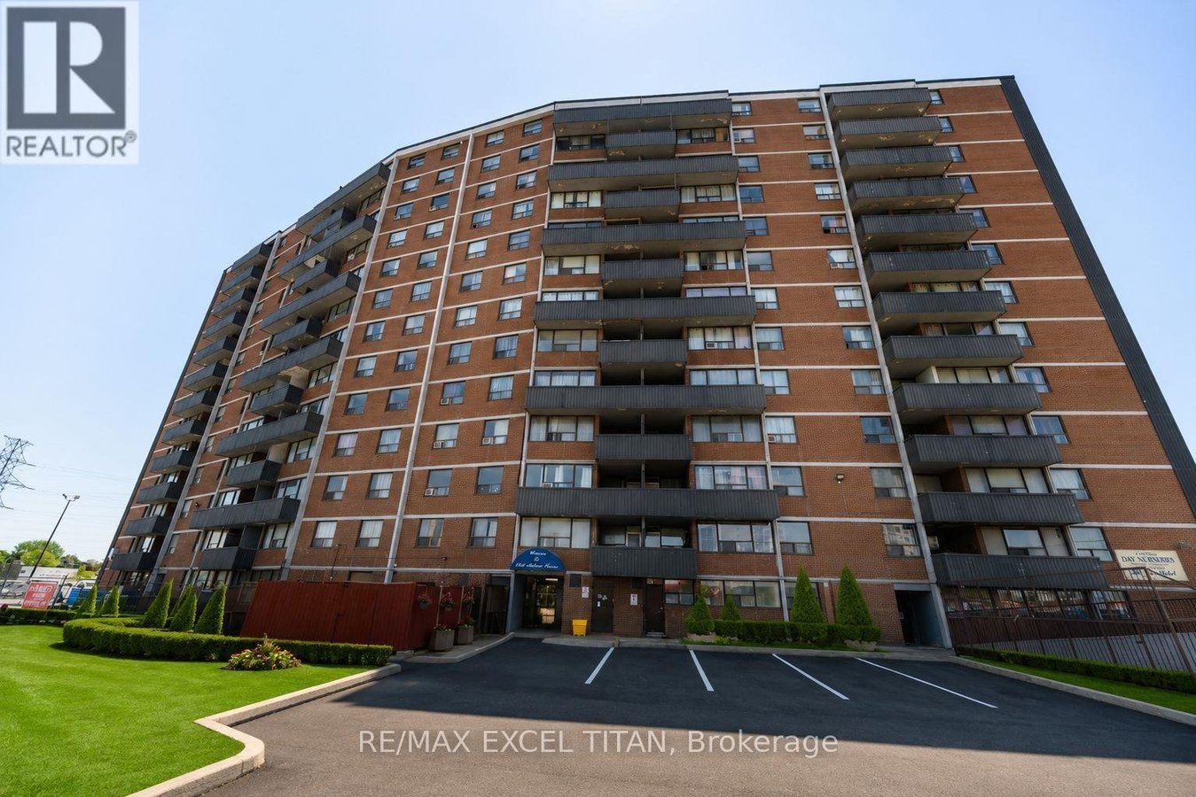 308 - 1385 MIDLAND AVENUE - Photo 1