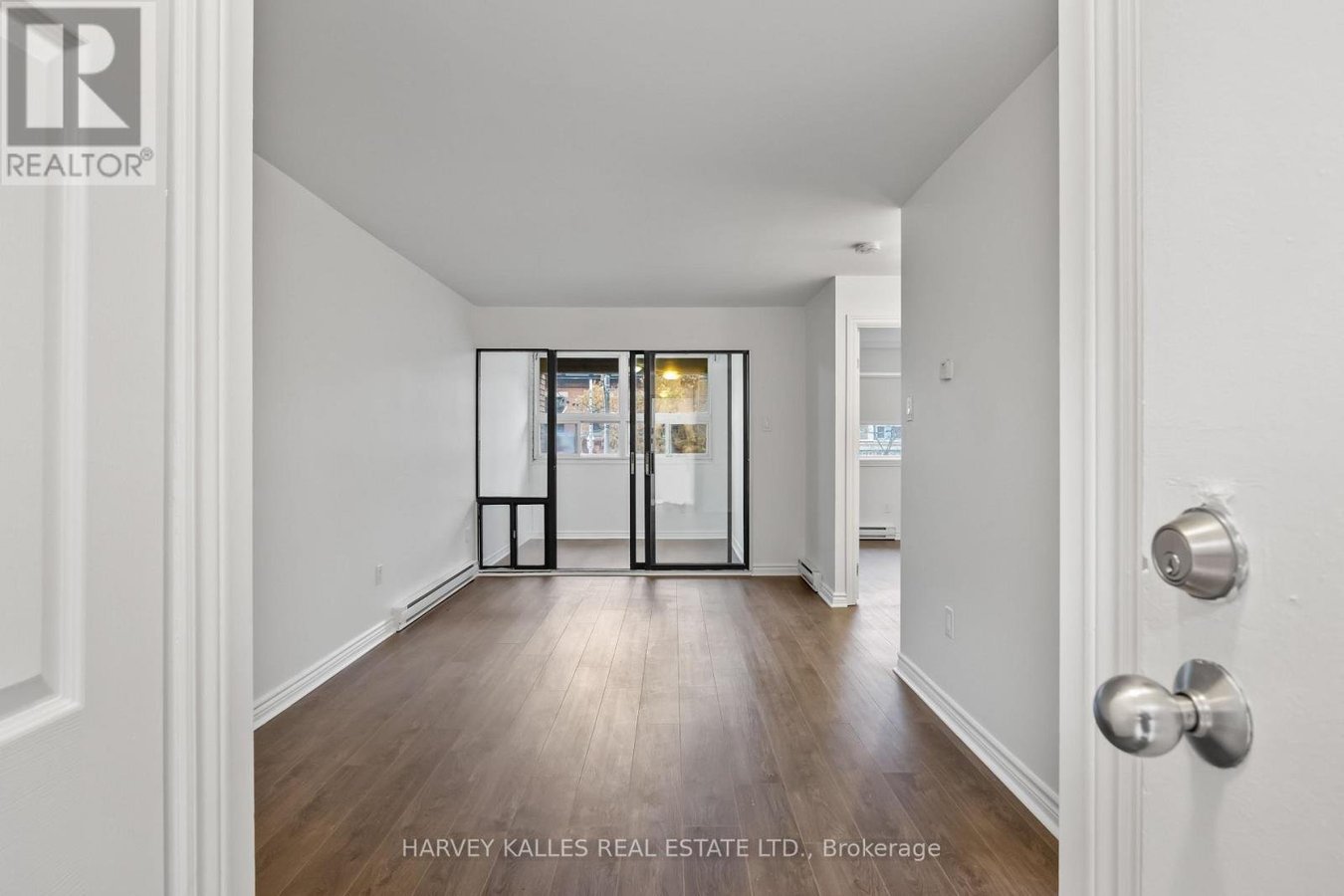 10 - 353 QUEEN STREET - Photo 1
