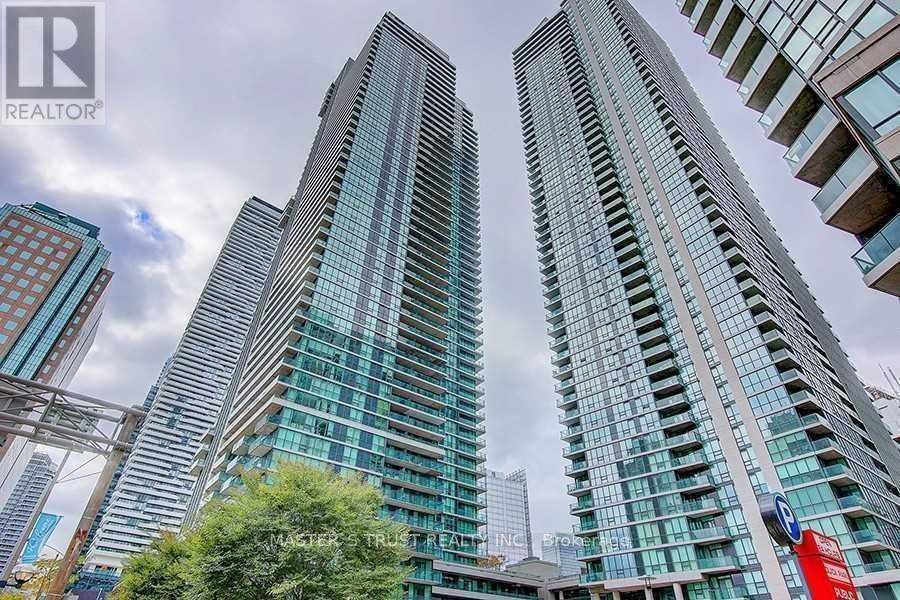 3211 - 18 HARBOUR STREET - Photo 1