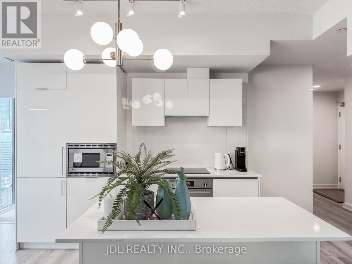 3709 - 238 SIMCOE STREET - Photo 10