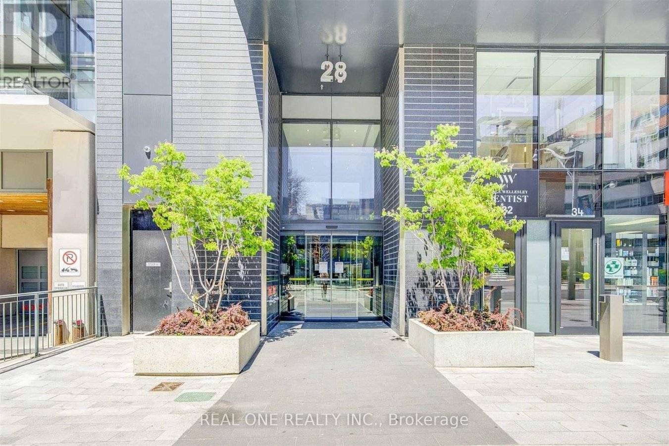 2207 - 28 WELLESLEY STREET E - Photo 1
