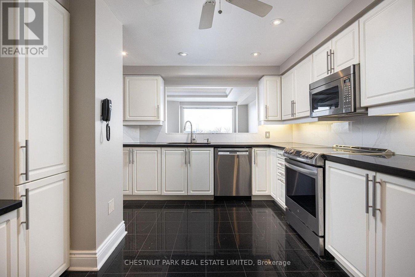 607 - 1818 BAYVIEW AVENUE - Photo 8