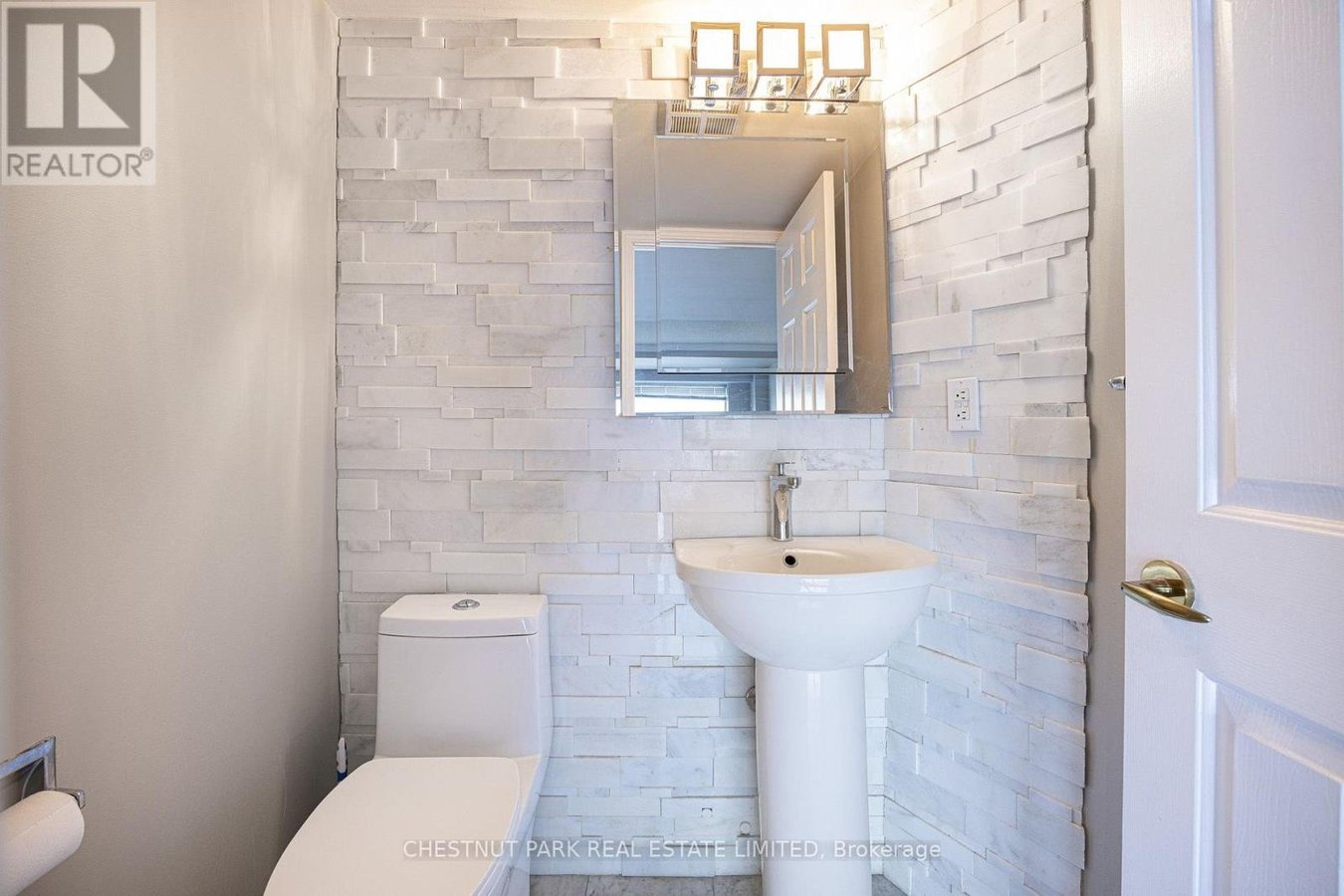 607 - 1818 BAYVIEW AVENUE - Photo 11