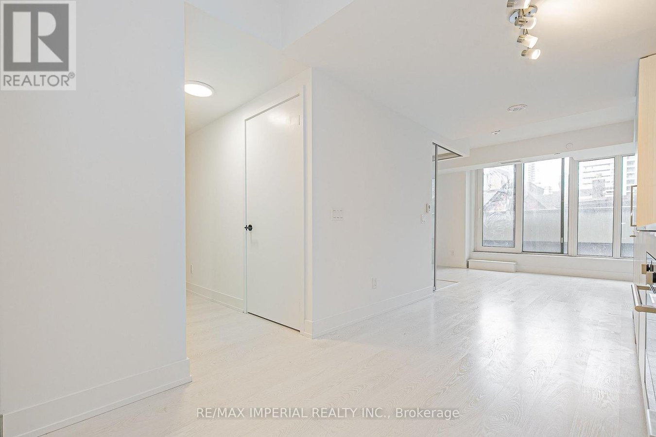 305 - 308 JARVIS STREET - Photo 10