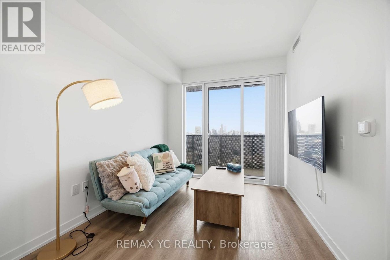 6301 - 138 DOWNES STREET - Photo 1