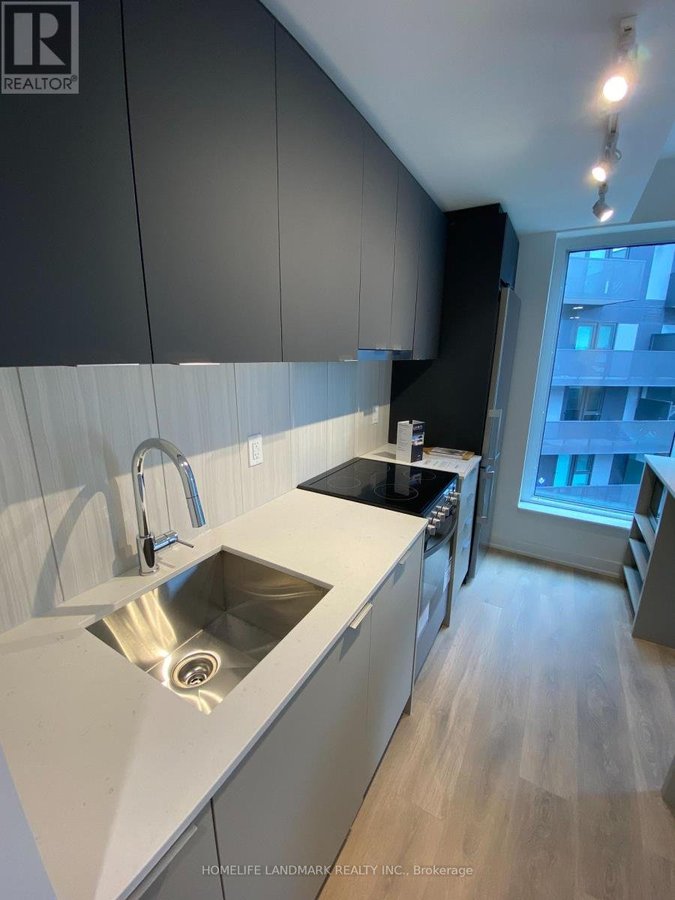 626 - 8 TIPPETT ROAD - Photo 3