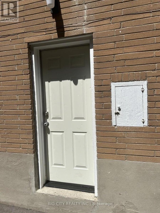 LOWER - 107 BROOKHAVEN DRIVE - Photo 2