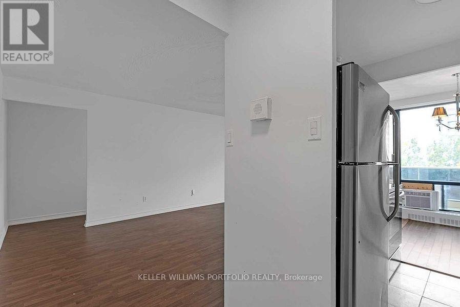 704 - 921 MIDLAND AVENUE - Photo 2