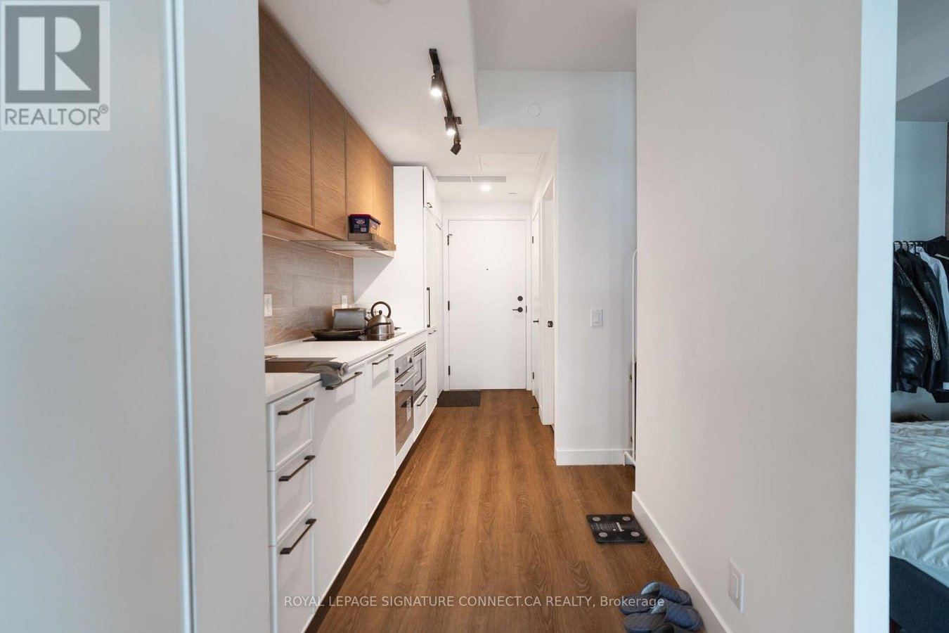 503 - 1050 EASTERN AVENUE - Photo 7