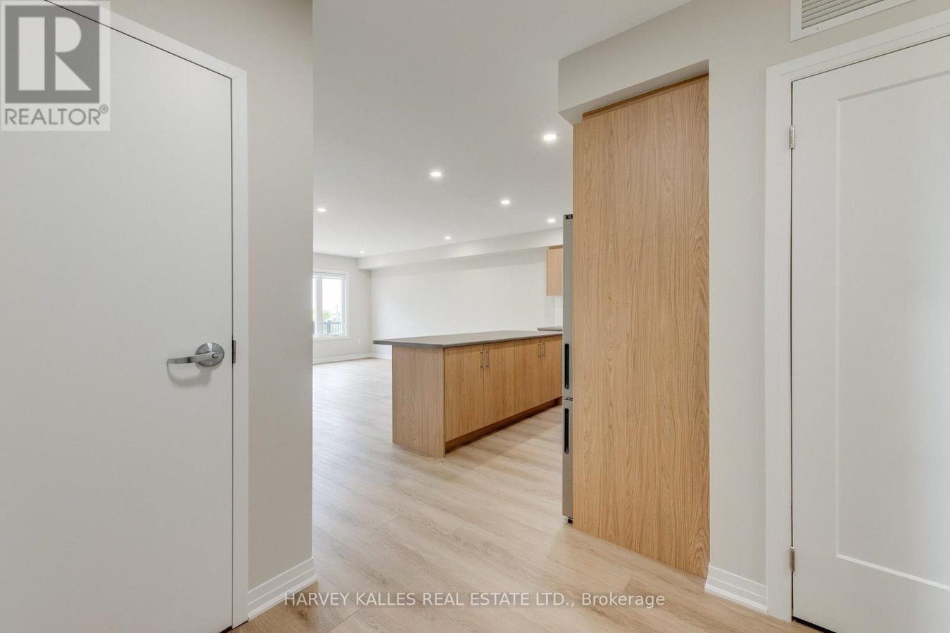 2 - 165 SPALDING ROAD - Photo 2
