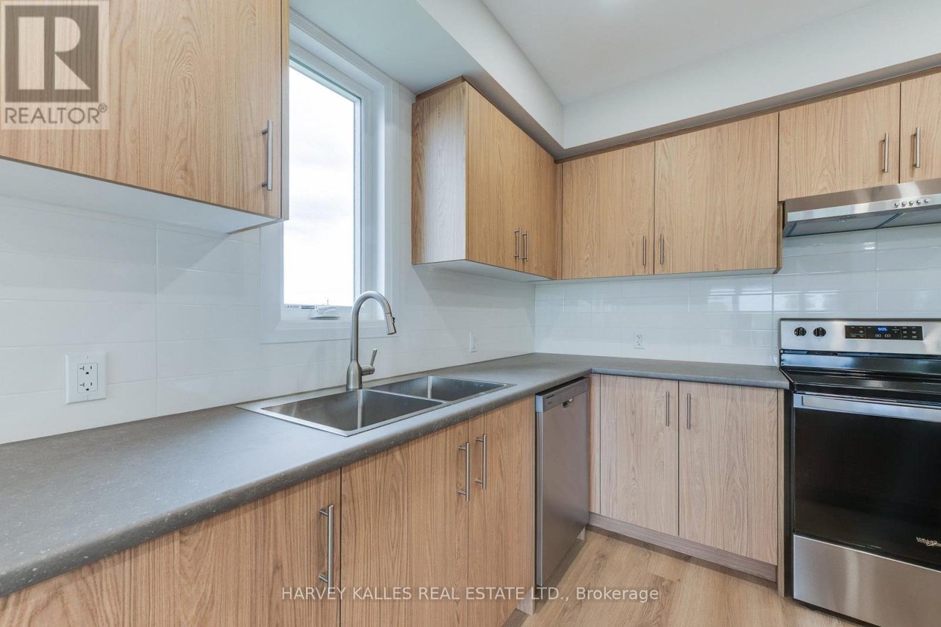 2 - 165 SPALDING ROAD - Photo 4