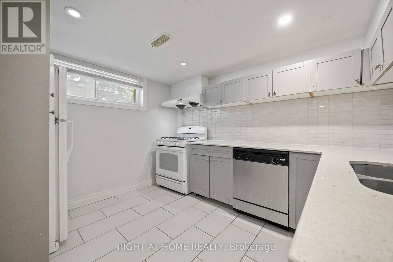1 MOZART AVENUE - Photo 29