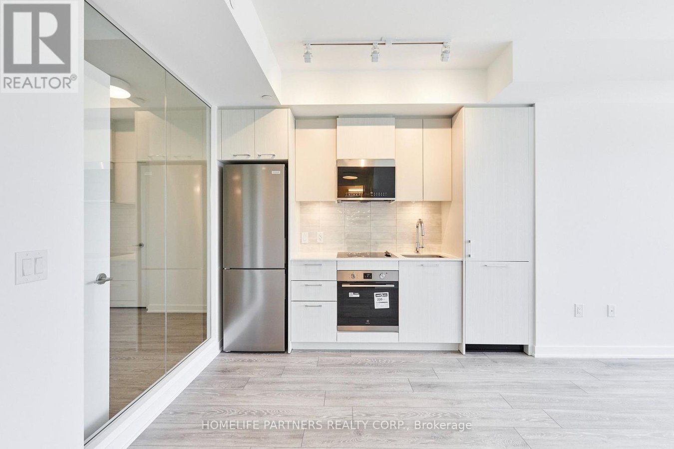 1307 - 10 OAK STREET - Photo 3