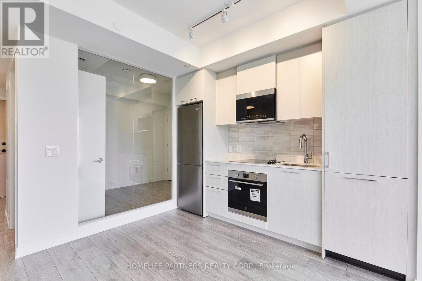 1307 - 10 OAK STREET - Photo 6