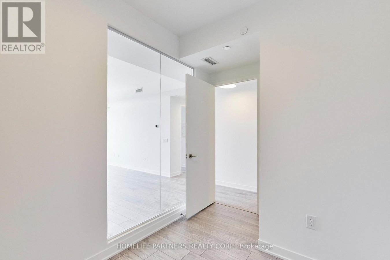 1307 - 10 OAK STREET - Photo 16