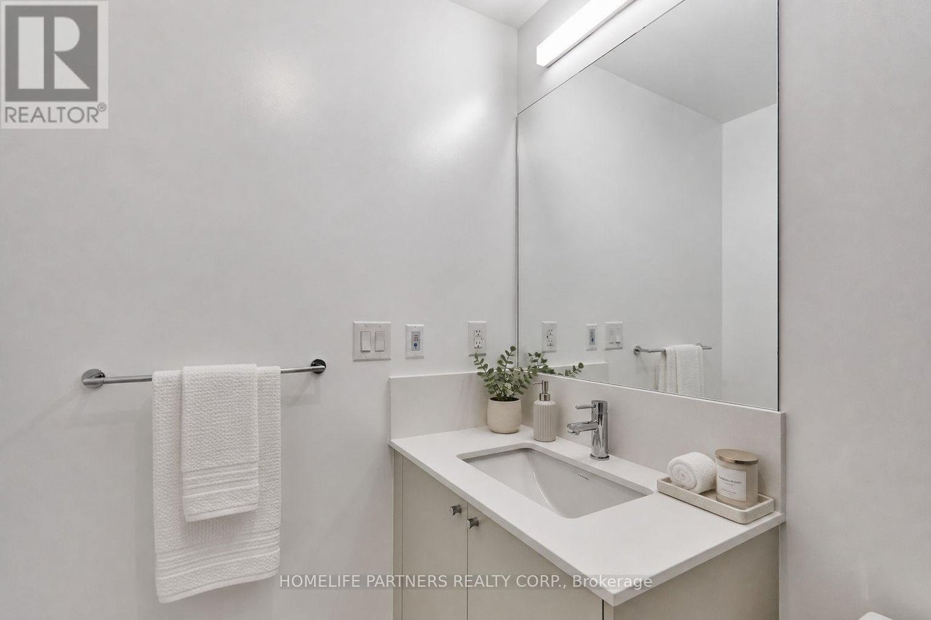 1307 - 10 OAK STREET - Photo 19