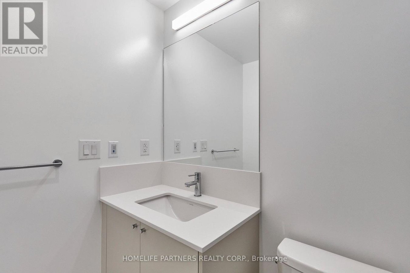 1307 - 10 OAK STREET - Photo 20