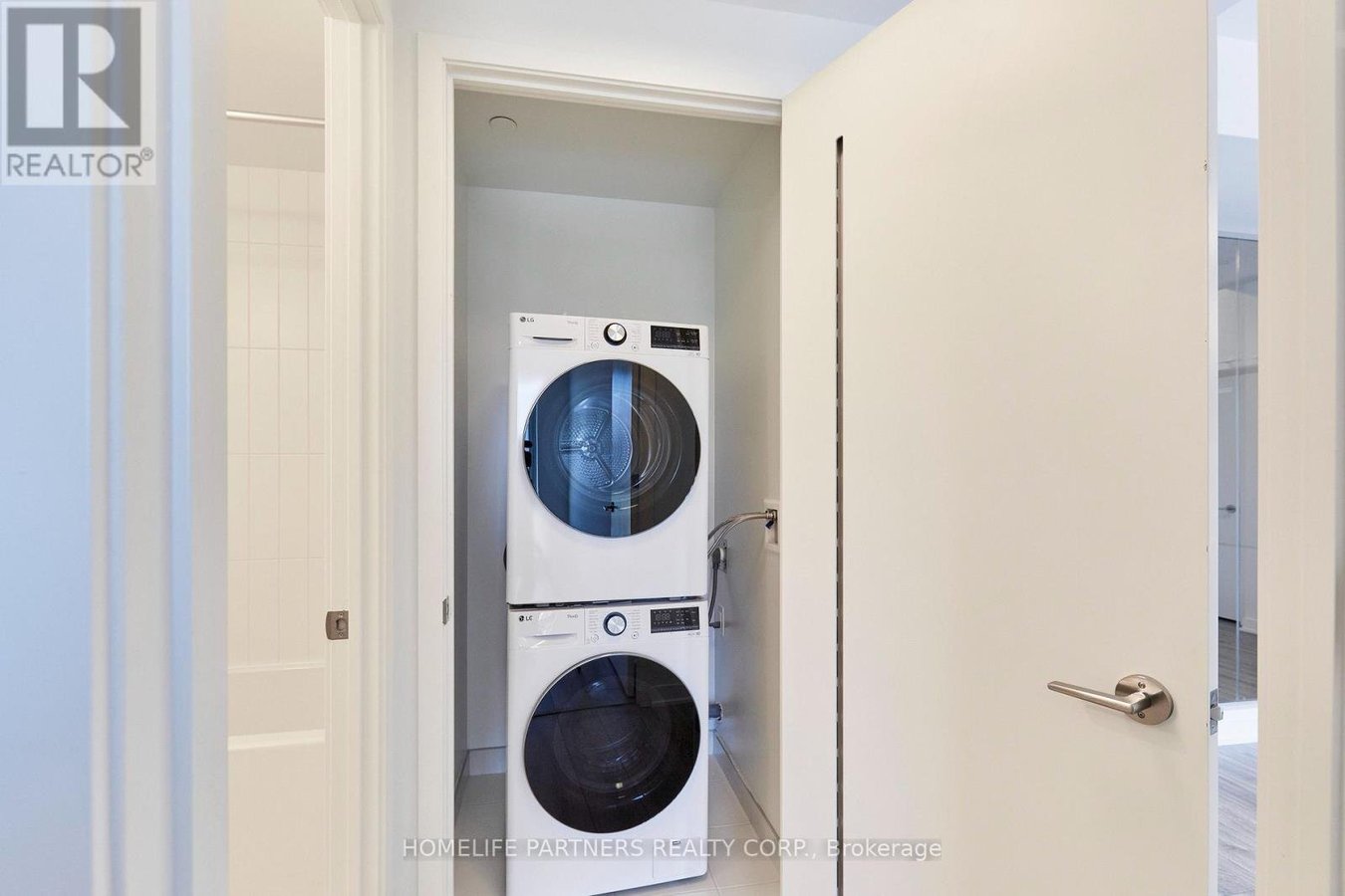 1307 - 10 OAK STREET - Photo 22