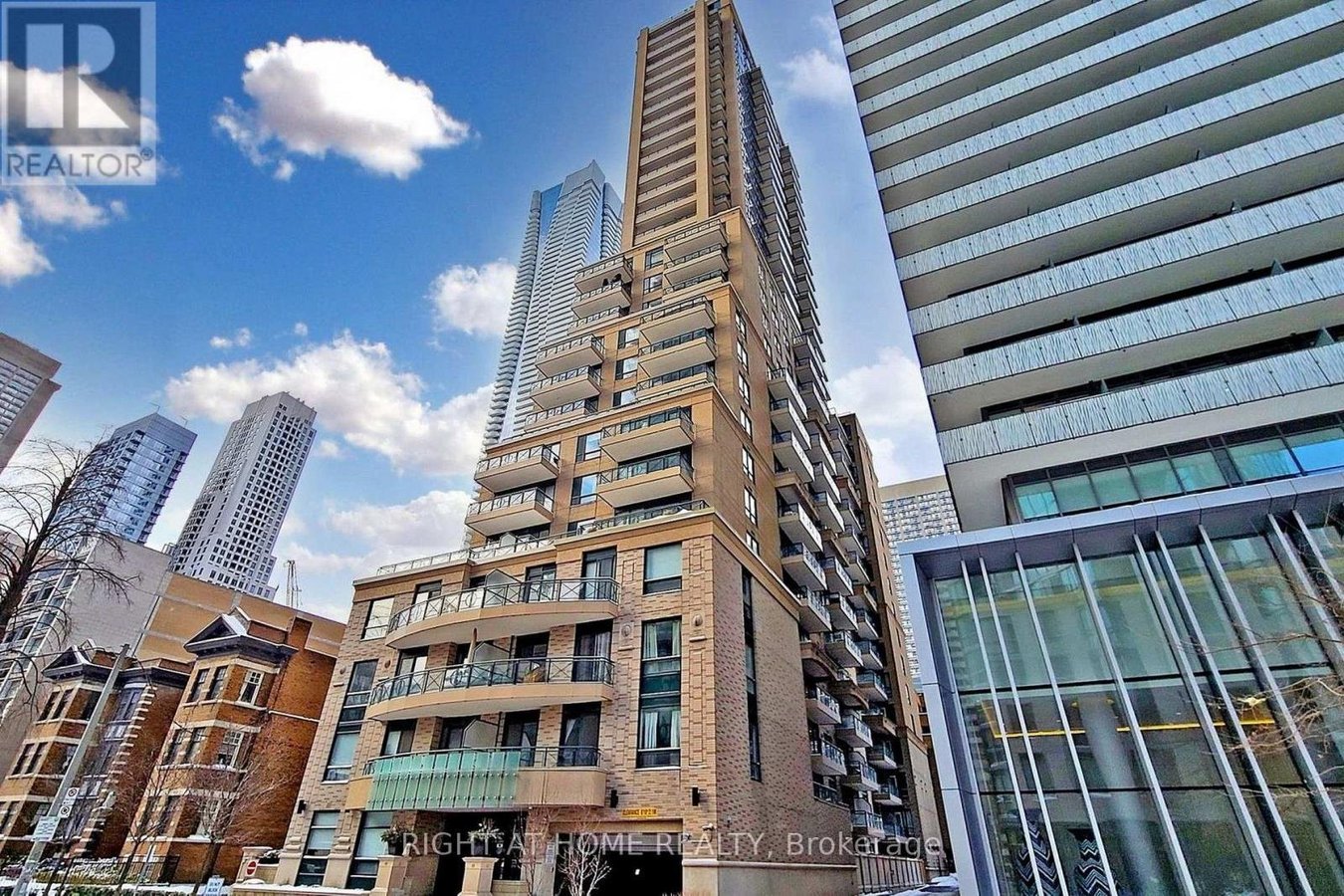 709 - 35 HAYDEN STREET - Photo 1