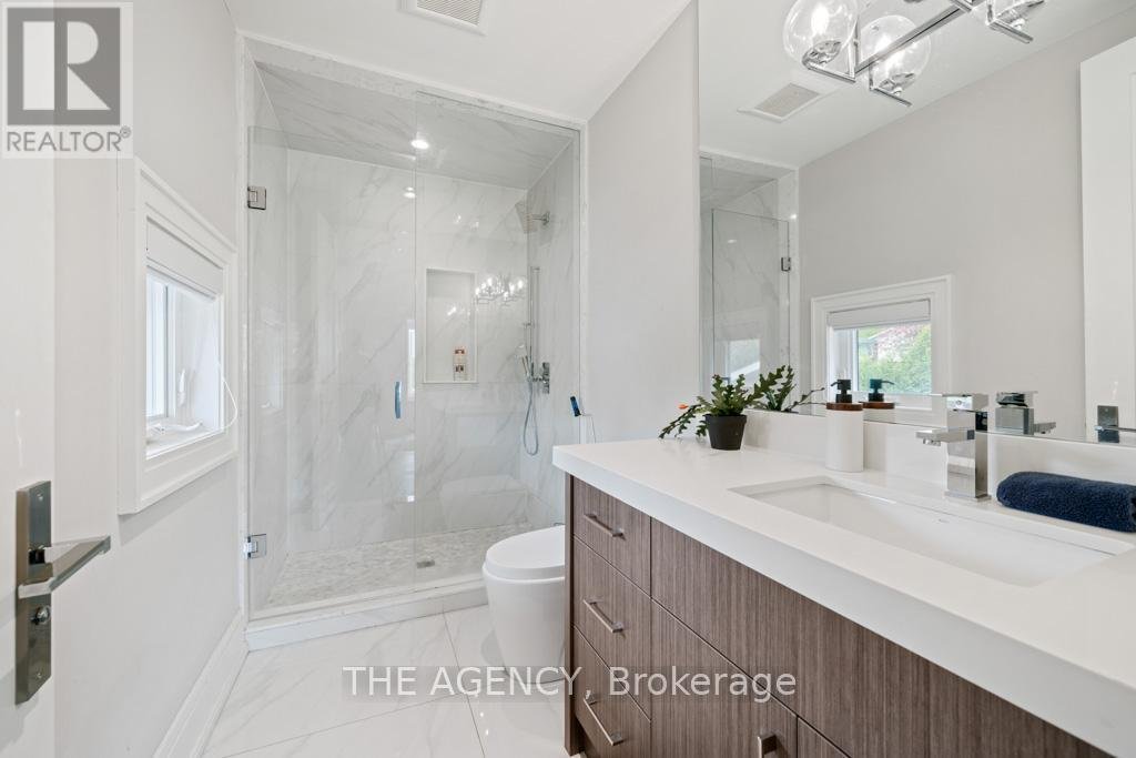 8 FRIVICK COURT - Photo 37
