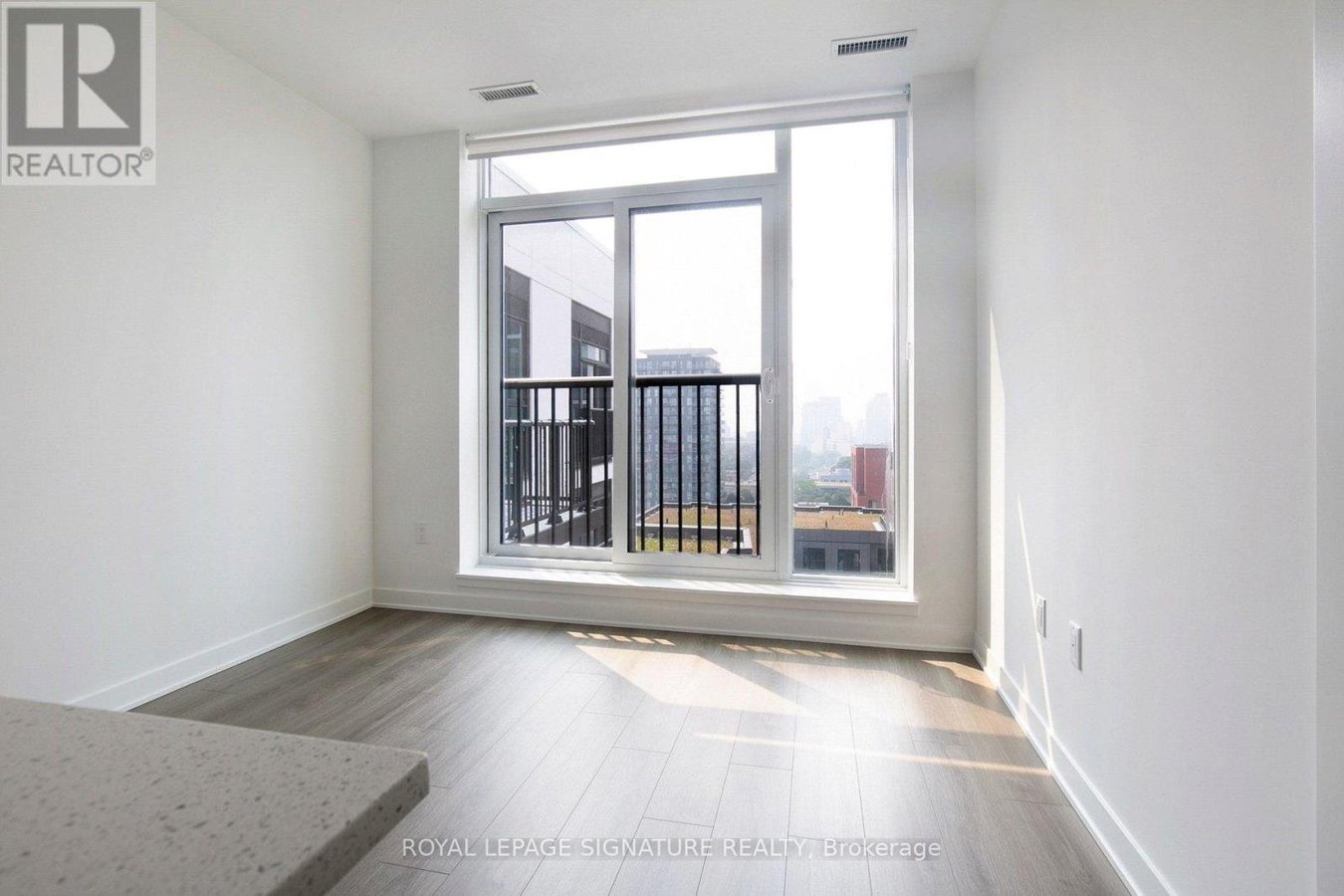 1014 - 30 DREAMERS WAY - Photo 5