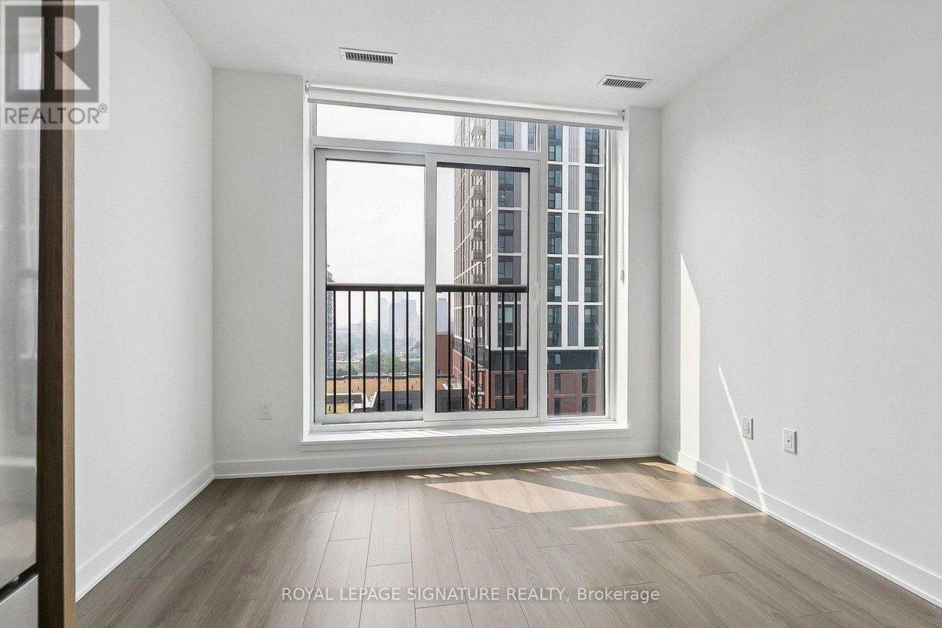 1014 - 30 DREAMERS WAY - Photo 6