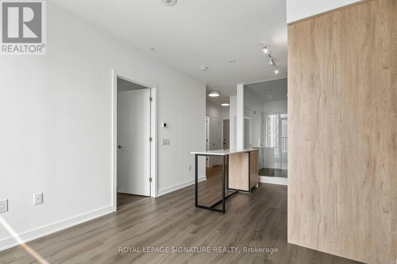 1014 - 30 DREAMERS WAY - Photo 8