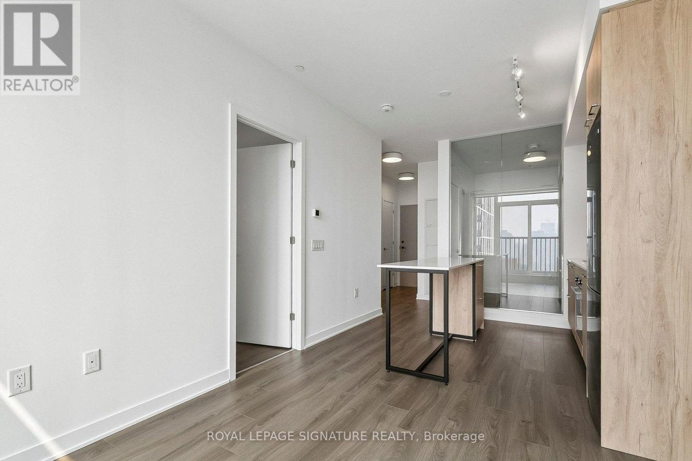 1014 - 30 DREAMERS WAY - Photo 9