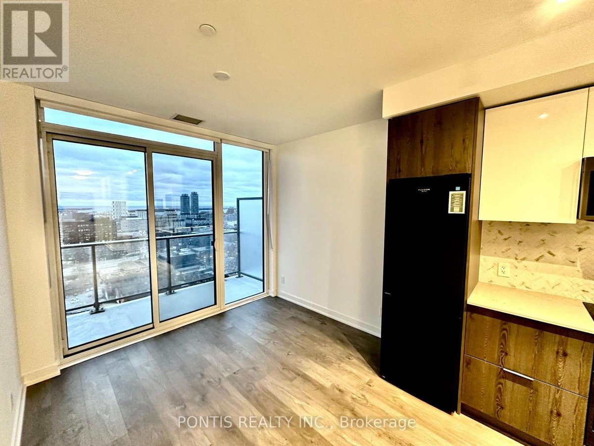 2303 - 5 DEFRIES STREET - Photo 2