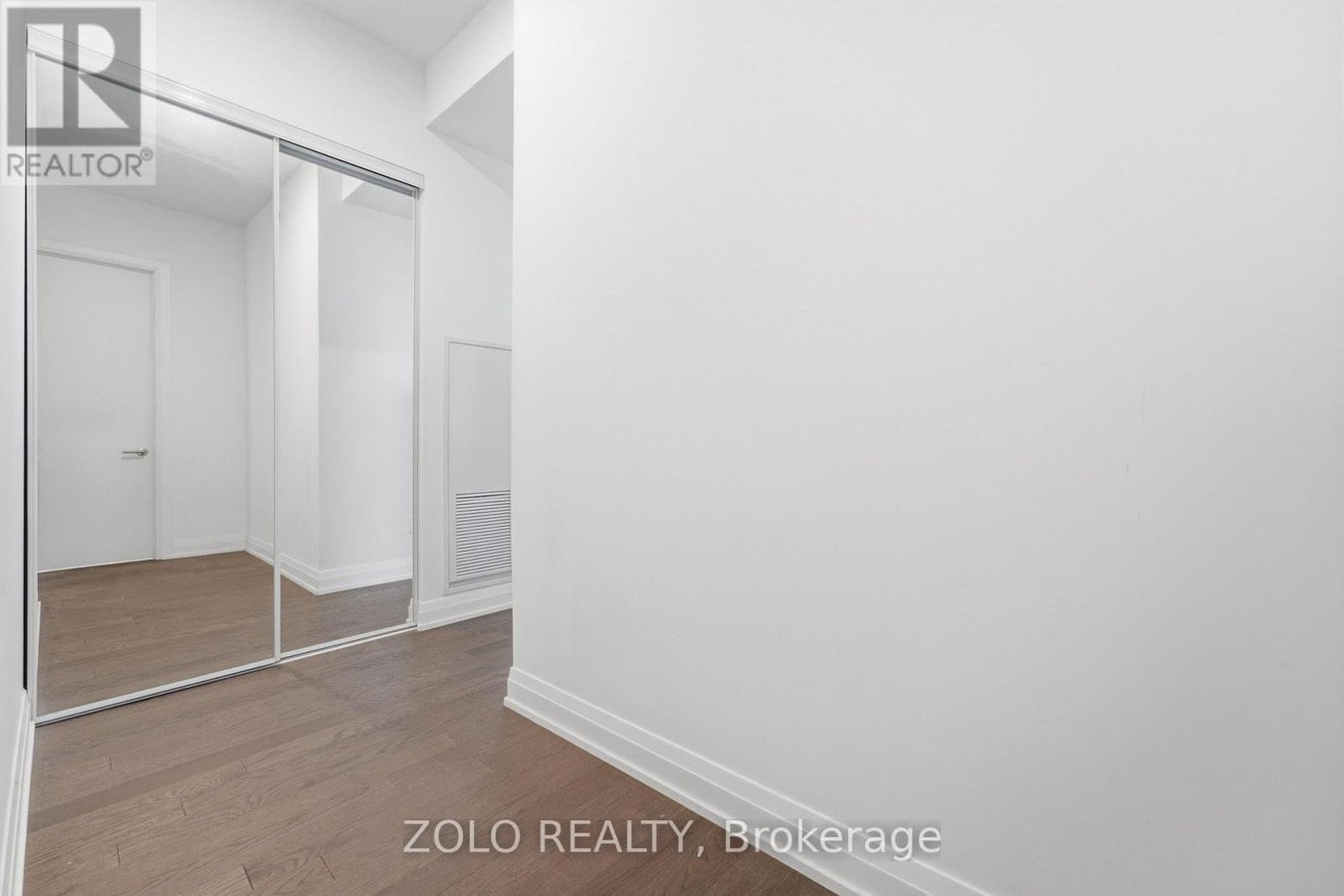 PH303 - 75 CANTERBURY PLACE - Photo 3