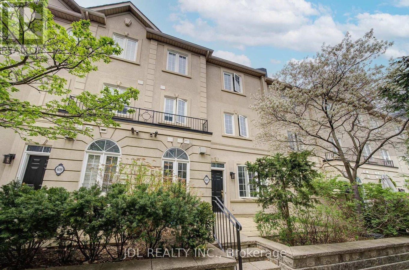 610 - 11 EVERSON DRIVE - Photo 2
