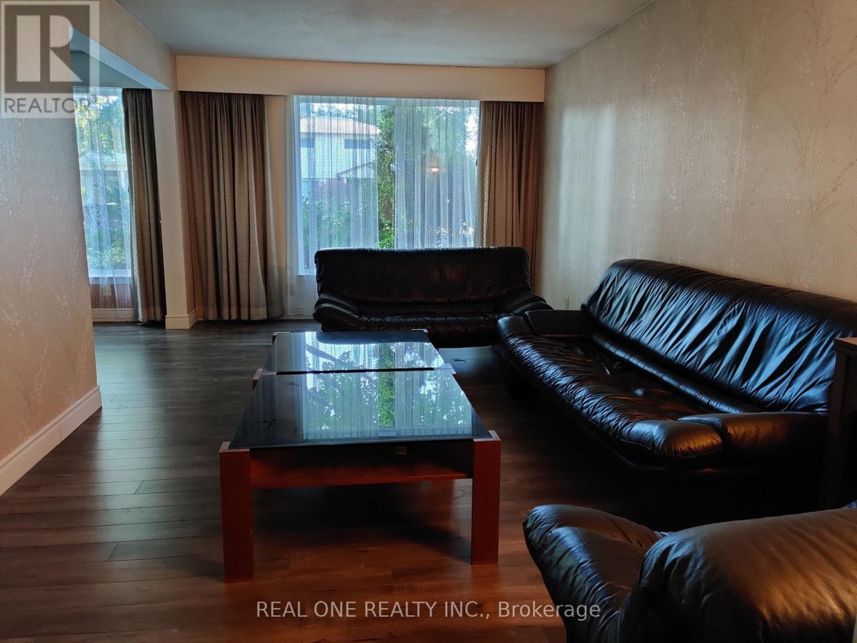 UPPER - 9 LISBURN CRESCENT - Photo 2