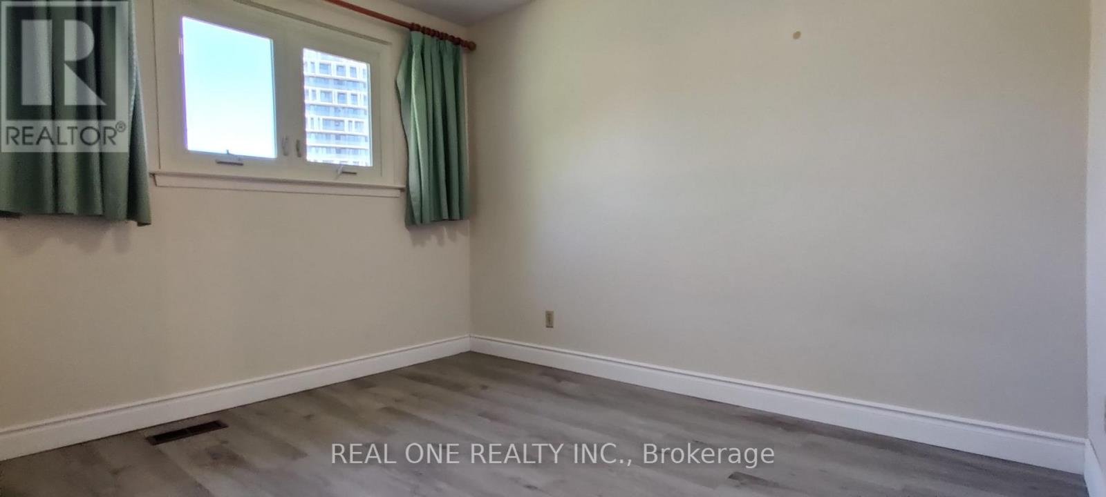 UPPER - 9 LISBURN CRESCENT - Photo 9