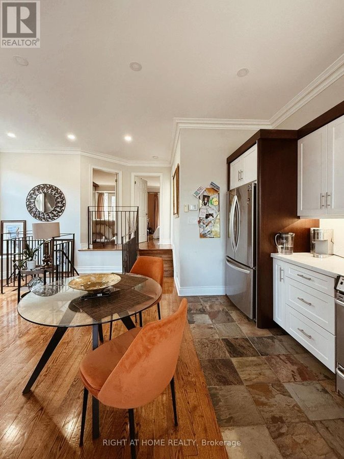 1 - 1186 ROYAL YORK ROAD - Photo 2