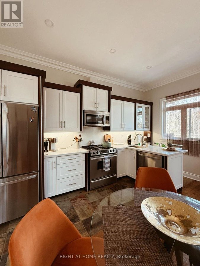 1 - 1186 ROYAL YORK ROAD - Photo 3
