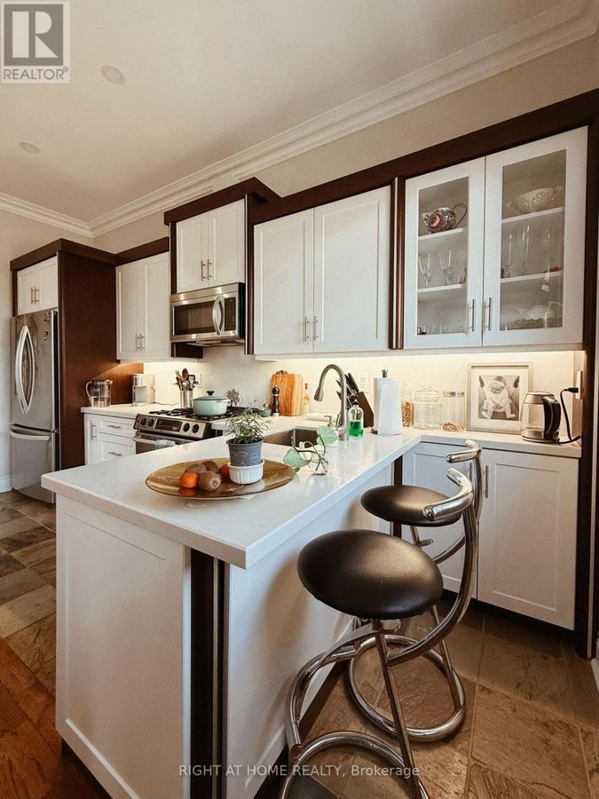 1 - 1186 ROYAL YORK ROAD - Photo 4