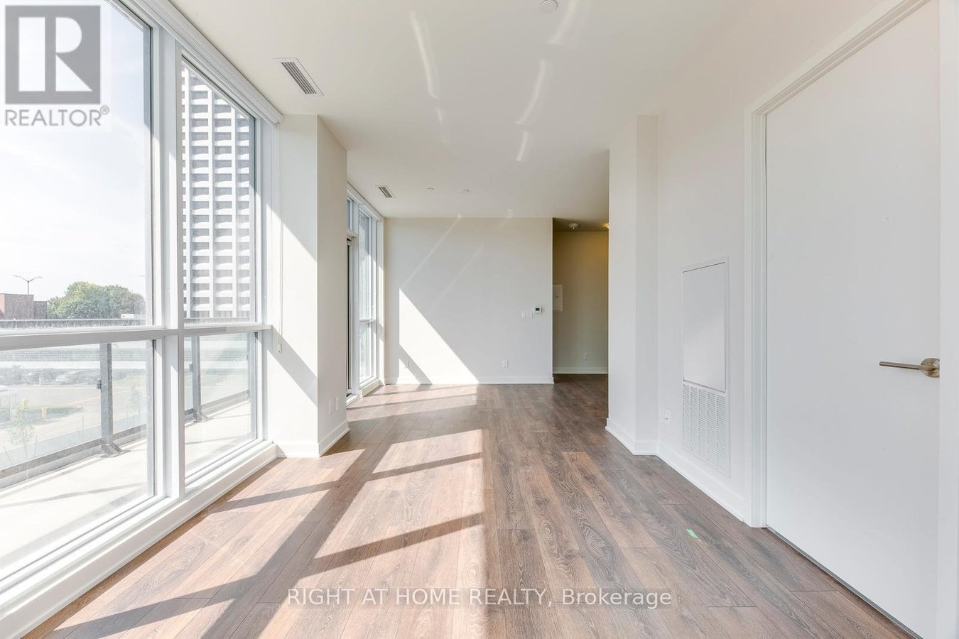 308 - 2 SONIC WAY - Photo 8