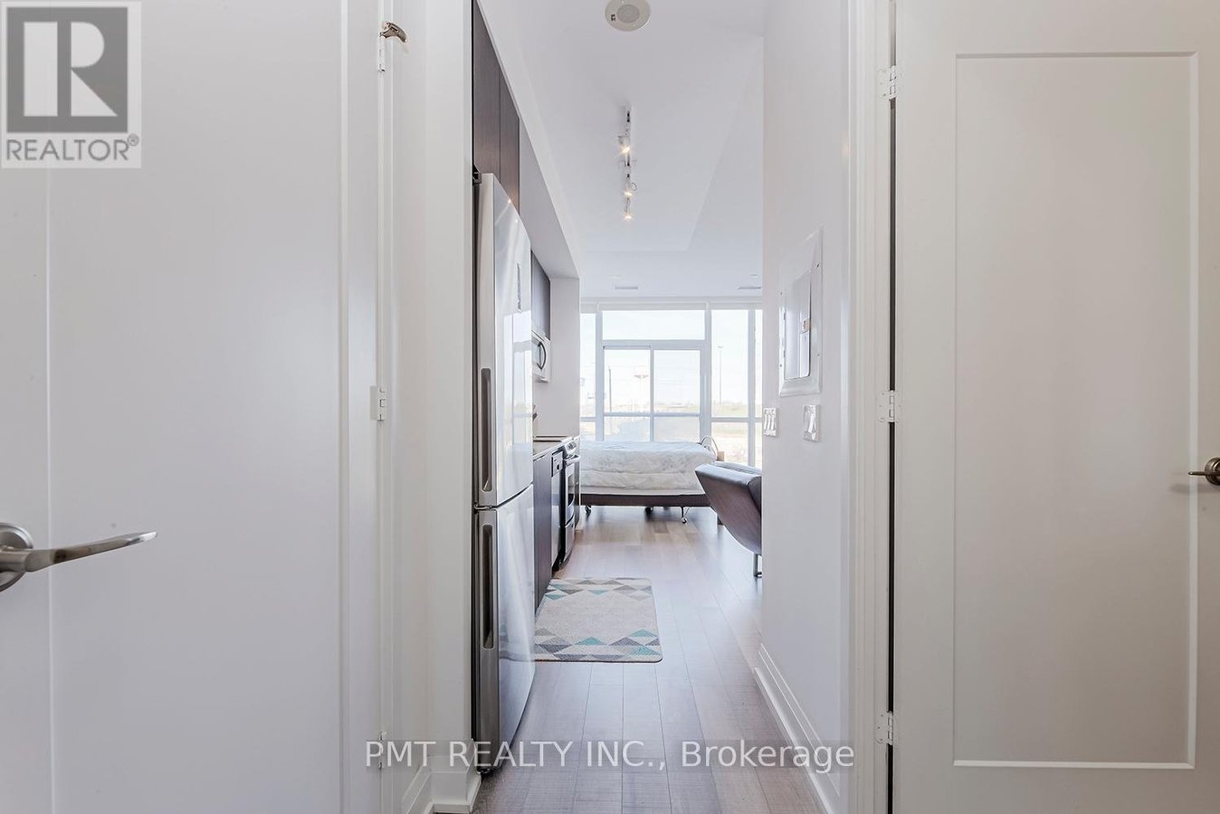 304 - 56 ANNIE CRAIG DRIVE - Photo 3