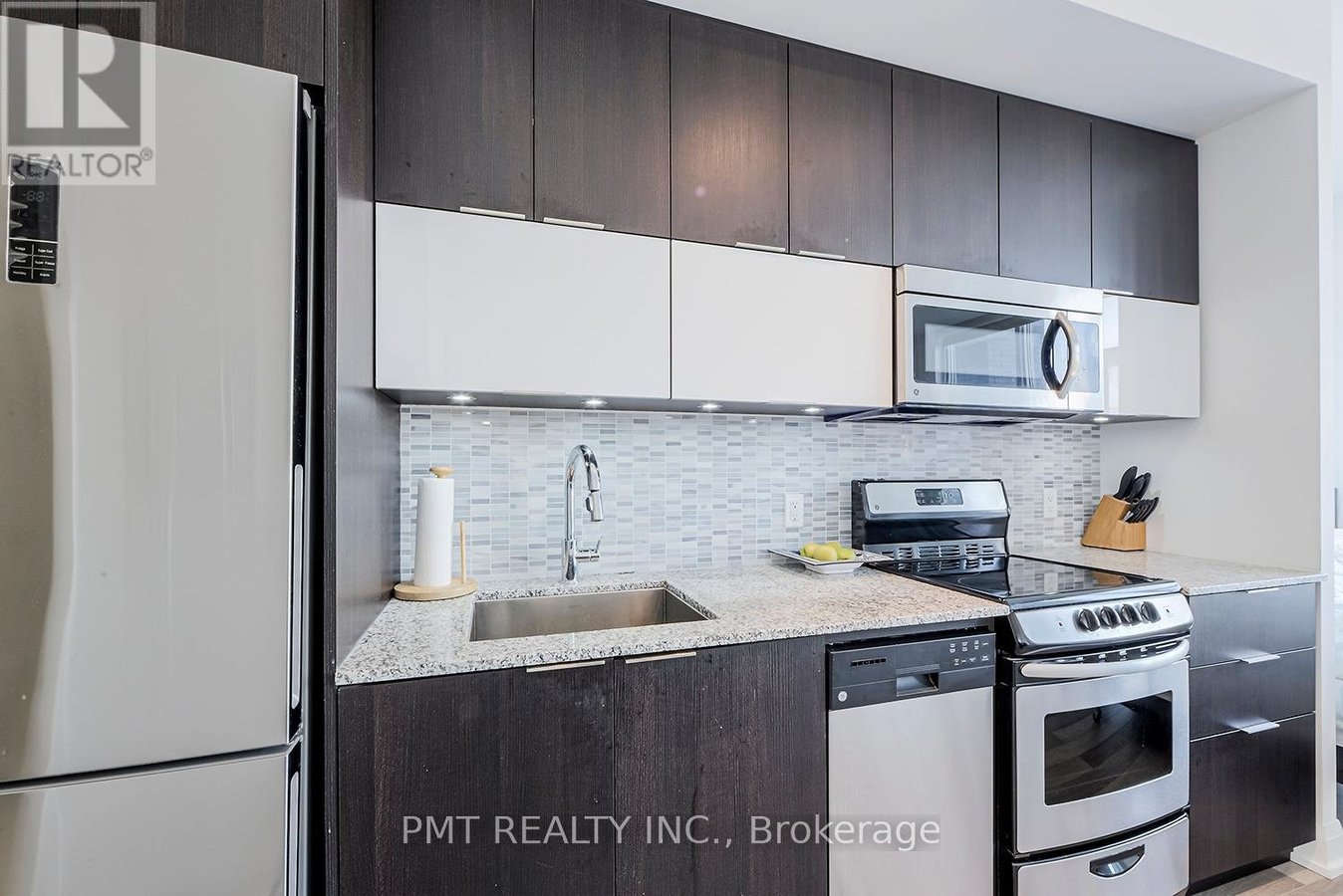 304 - 56 ANNIE CRAIG DRIVE - Photo 5