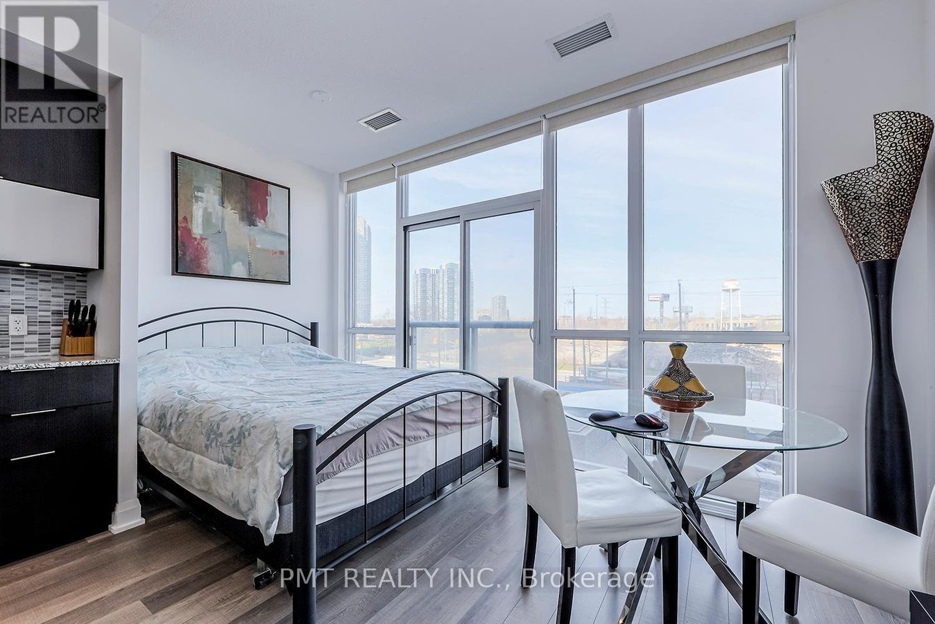 304 - 56 ANNIE CRAIG DRIVE - Photo 8