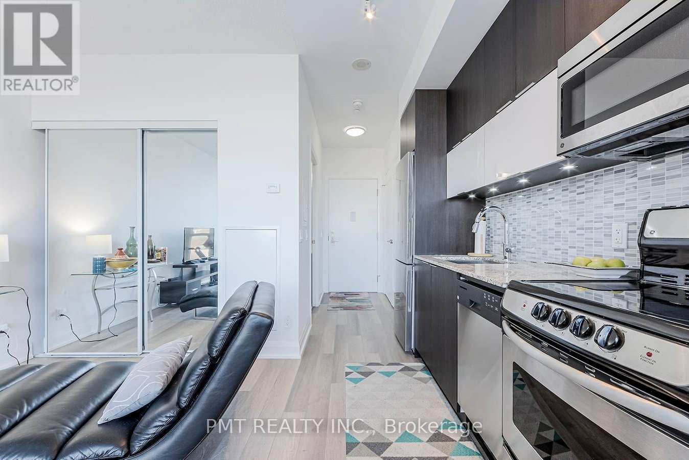 304 - 56 ANNIE CRAIG DRIVE - Photo 9