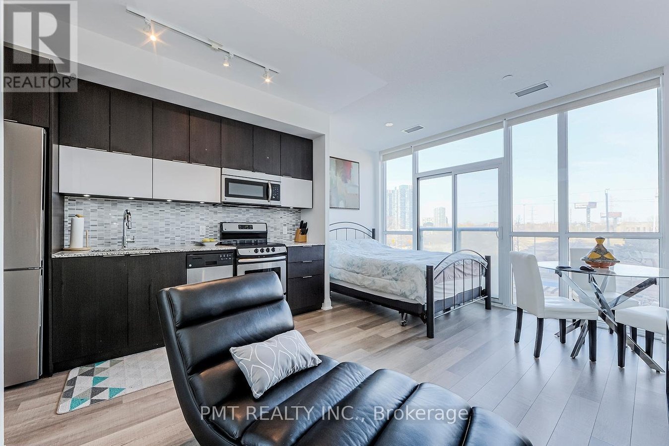304 - 56 ANNIE CRAIG DRIVE - Photo 11