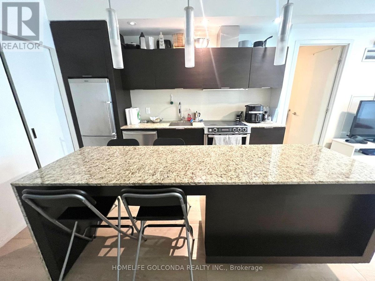 511 - 8 CHARLOTTE STREET - Photo 3